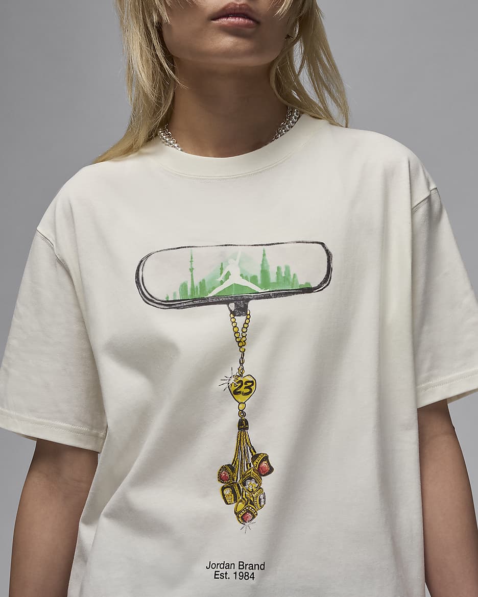 NIKE公式】ジョーダン ウィメンズ ガールフレンド Tシャツ.オンラインストア (通販サイト)
